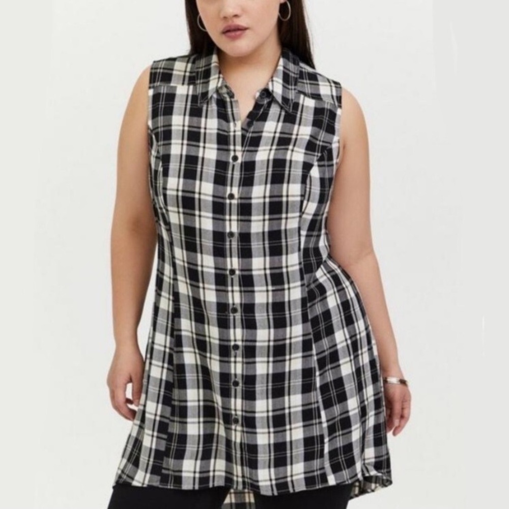 NWT Torrid Plaid Sleeveless Hi-Low Button-Front Tunic- Torrid Size 3 (22-24, 3X